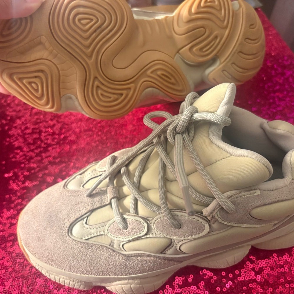 Yeezy Sneakers in Beige and Tan